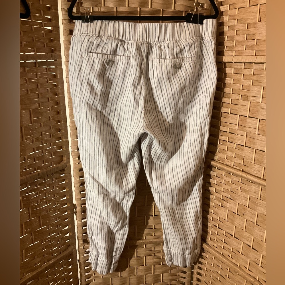 Athleta Linen Crop Pant - Picture 2 of 7